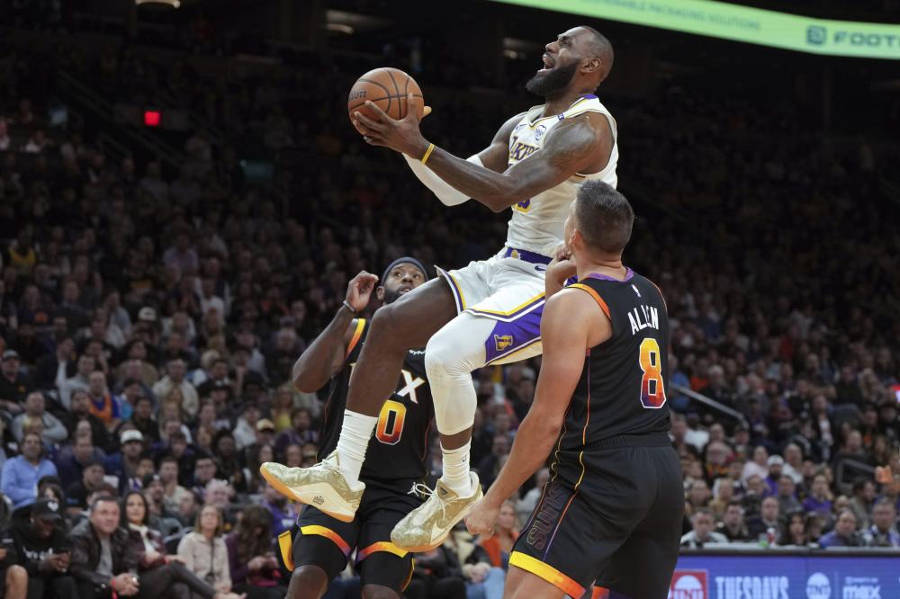 然而这场比 然而这场比